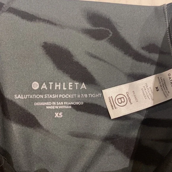 Athleta Salutation Stash Pocket 7/8 - Picture 8 of 8